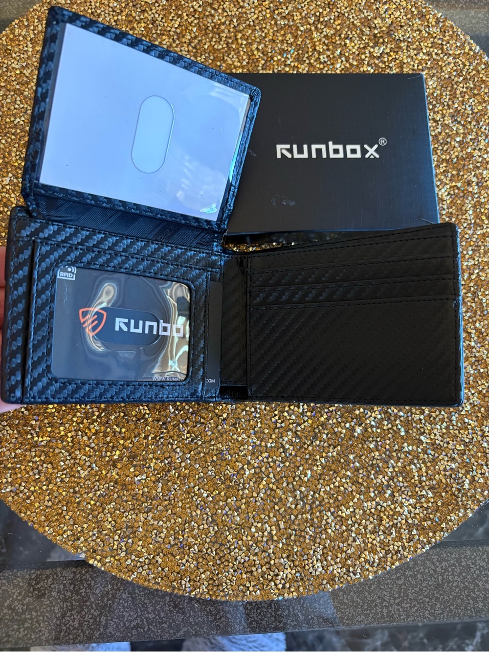 Runbox NWT Men’s Slim Black Carbon Fiber Leather Wallet - Bifold Card Holder